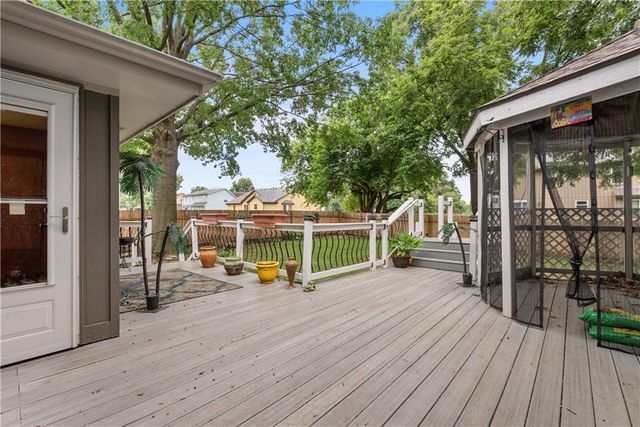 1028 SE Bordner Drive, Lee's Summit, MO 64081