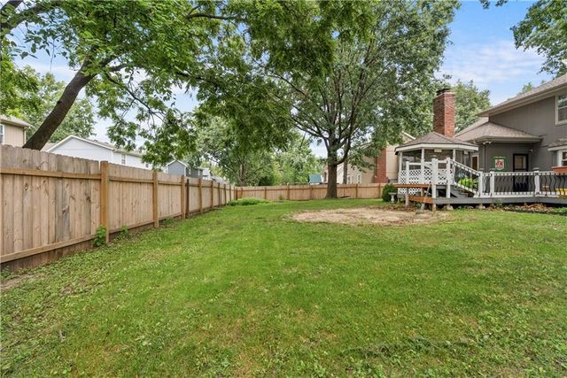 1028 SE Bordner Drive, Lee's Summit, MO 64081