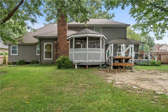 1028 SE Bordner Drive, Lee's Summit, MO 64081