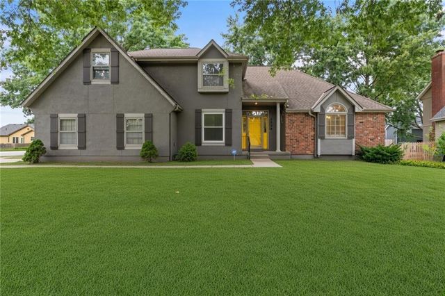 1028 SE Bordner Drive, Lee's Summit, MO 64081