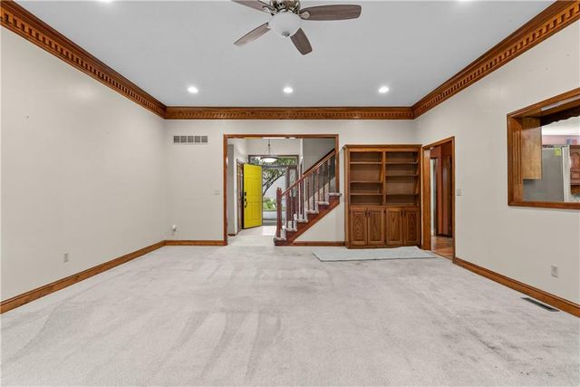 1028 SE Bordner Drive, Lee's Summit, MO 64081