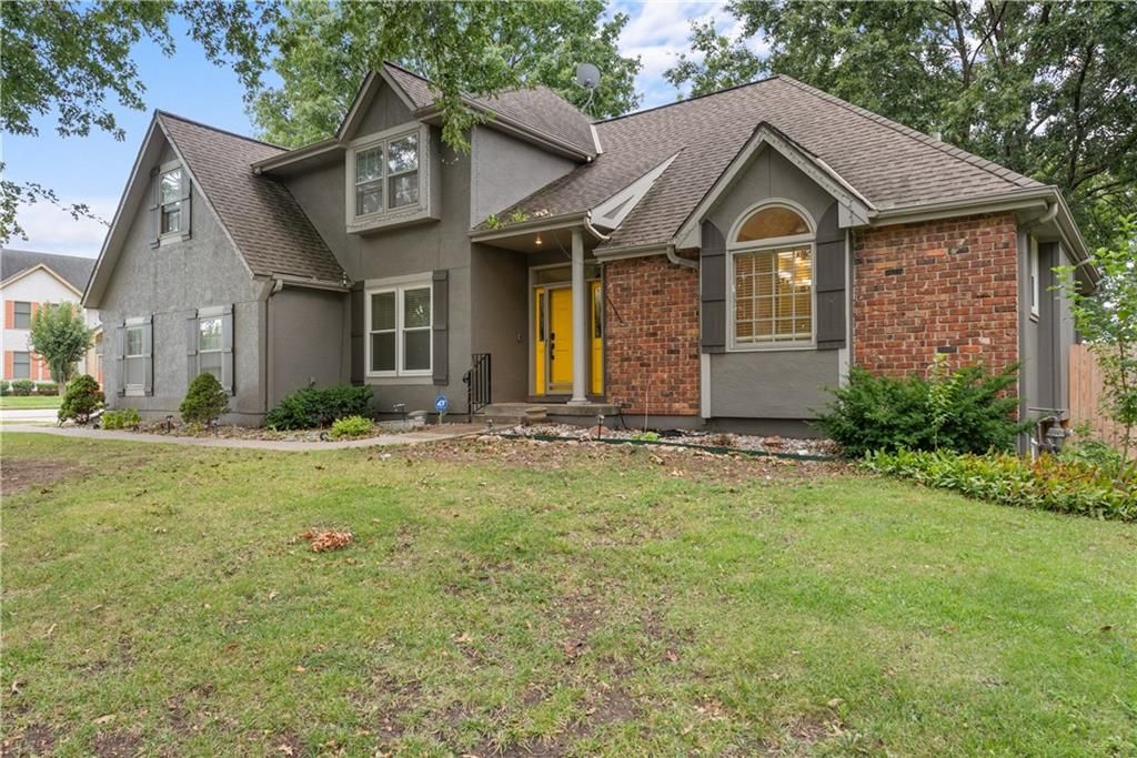 1028 SE Bordner Drive, Lee's Summit, MO 64081