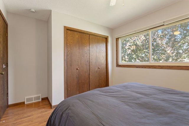 8016 Idaho Circle N, Brooklyn Park, MN 55445