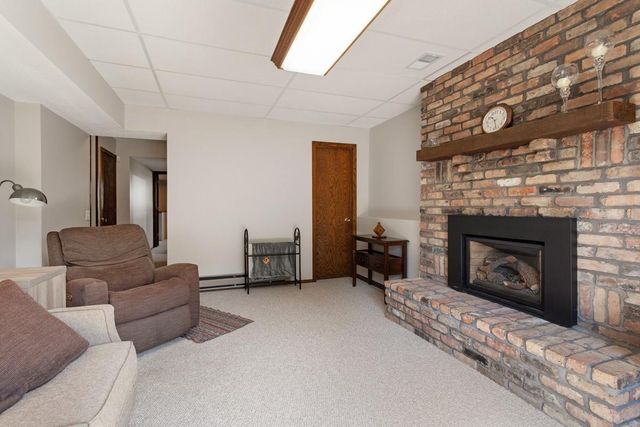 8016 Idaho Circle N, Brooklyn Park, MN 55445