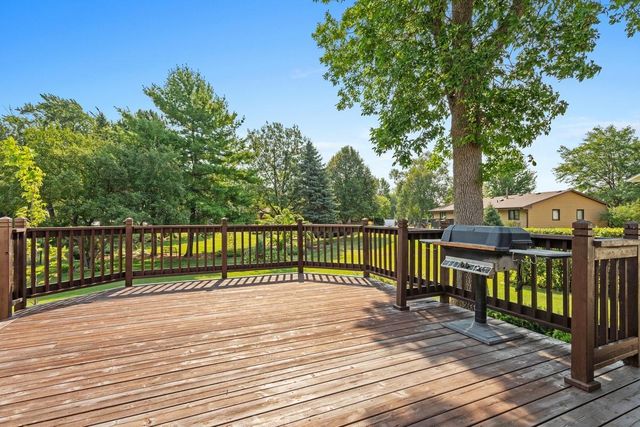8016 Idaho Circle N, Brooklyn Park, MN 55445