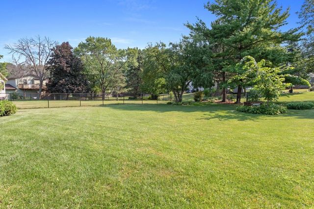 8016 Idaho Circle N, Brooklyn Park, MN 55445