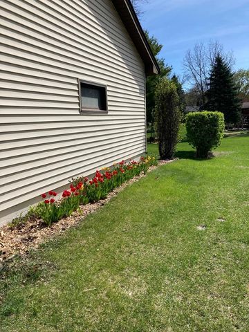 8016 Idaho Circle N, Brooklyn Park, MN 55445