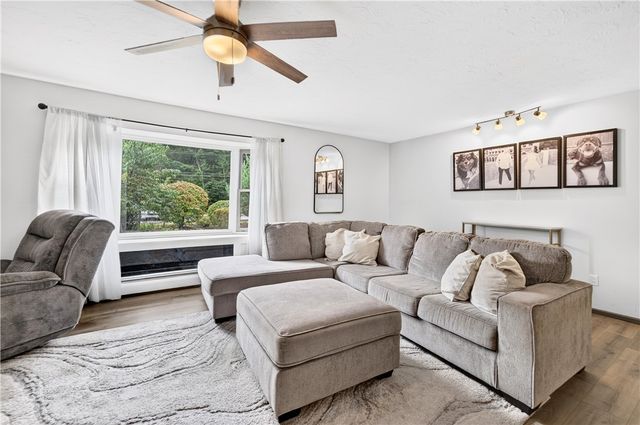 765 Putnam Pike, Glocester, RI 02814