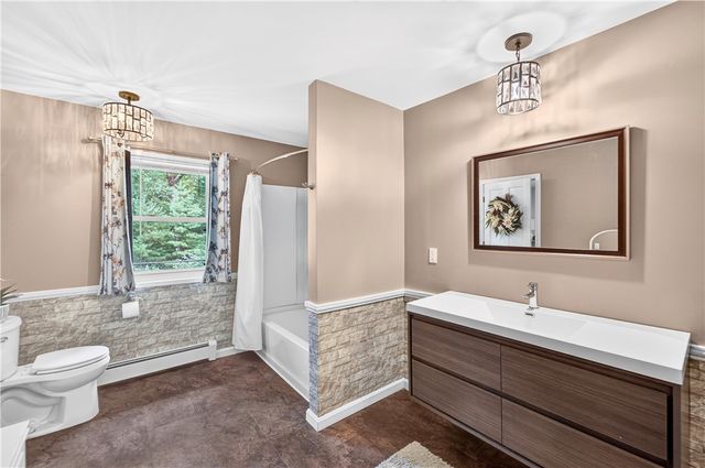 765 Putnam Pike, Glocester, RI 02814