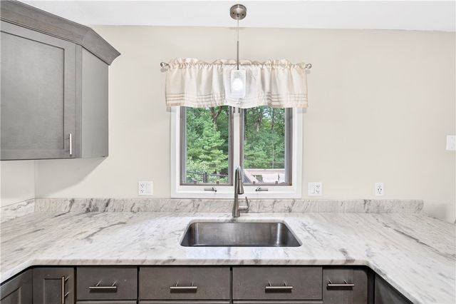 765 Putnam Pike, Glocester, RI 02814