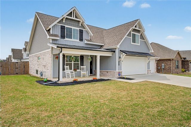 601 Phyllis Farm Road, Prairie Grove, AR 72753
