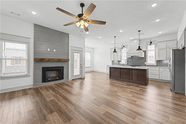 601 Phyllis Farm Road, Prairie Grove, AR 72753