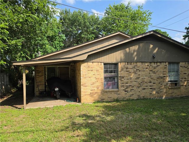 3808 Elaine Drive, Bryan, TX 77808