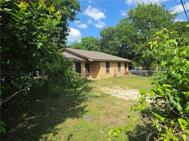 3808 Elaine Drive, Bryan, TX 77808