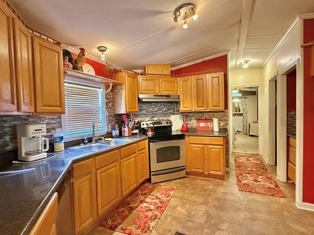 200 Jessica Lane, Geneva, AL 36340