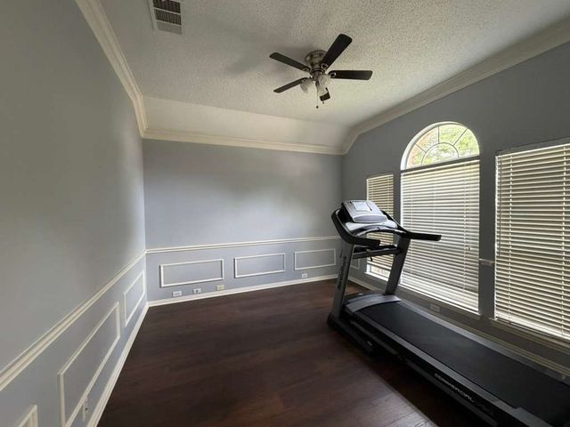9304 Western Trail, Irving, TX 75063