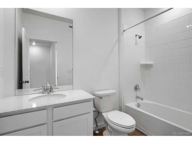 7675 S Mobile Way, Centennial, CO 80016