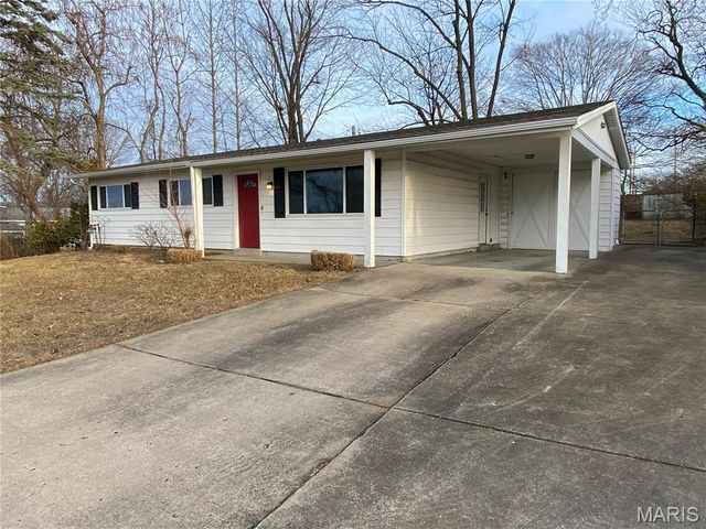 1904 Sawyer Boulevard, St Charles, MO 63301