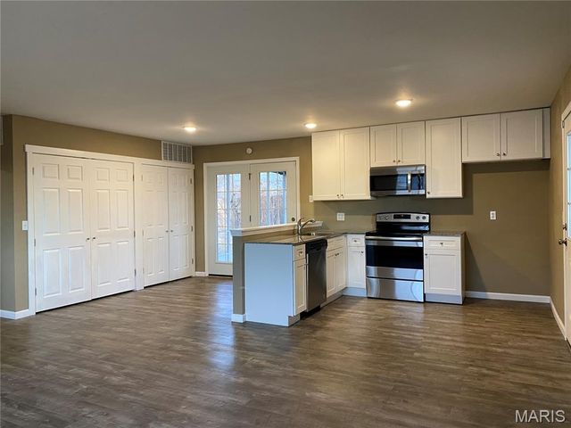 1904 Sawyer Boulevard, St Charles, MO 63301