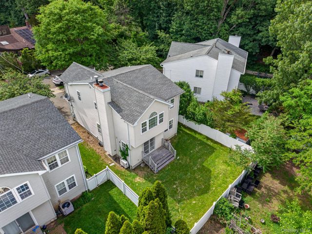 82B Inwood Road, Port Washington, NY 11050