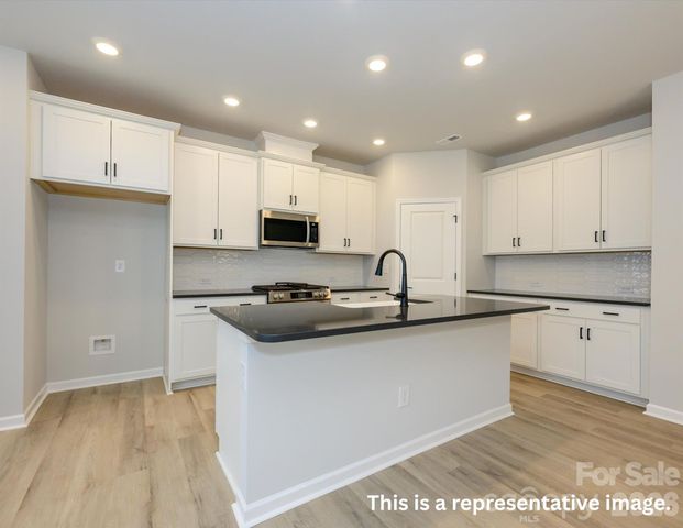 10112 Mamillion Drive, Huntersville, NC 28078