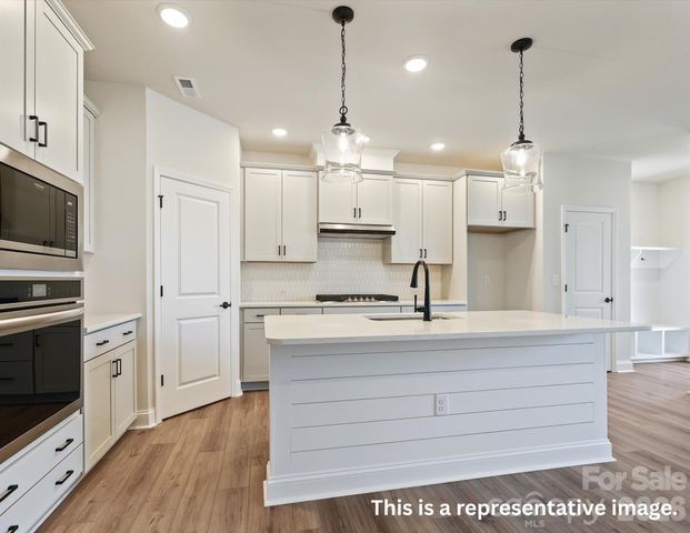 10112 Mamillion Drive, Huntersville, NC 28078