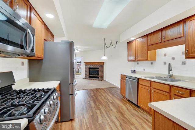 4114 WOODSPRING LN, York, PA 17402