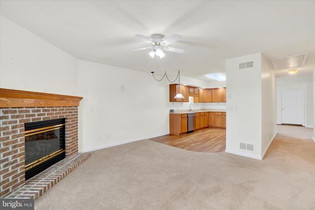 4114 WOODSPRING LN, York, PA 17402