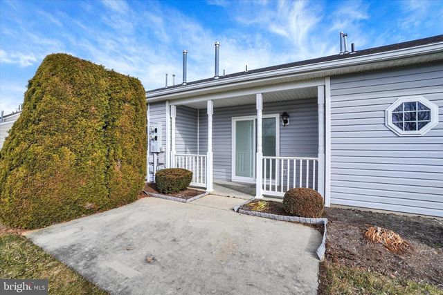 4114 WOODSPRING LN, York, PA 17402