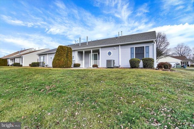 4114 WOODSPRING LN, York, PA 17402