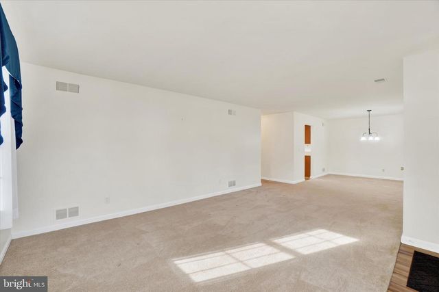 4114 WOODSPRING LN, York, PA 17402