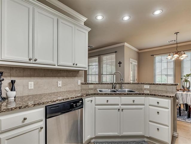 2933 Firewheel Road, Edmond, OK 73013