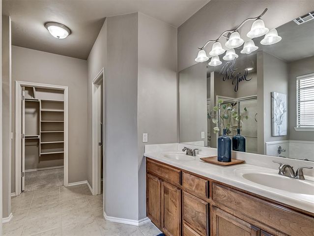 2933 Firewheel Road, Edmond, OK 73013
