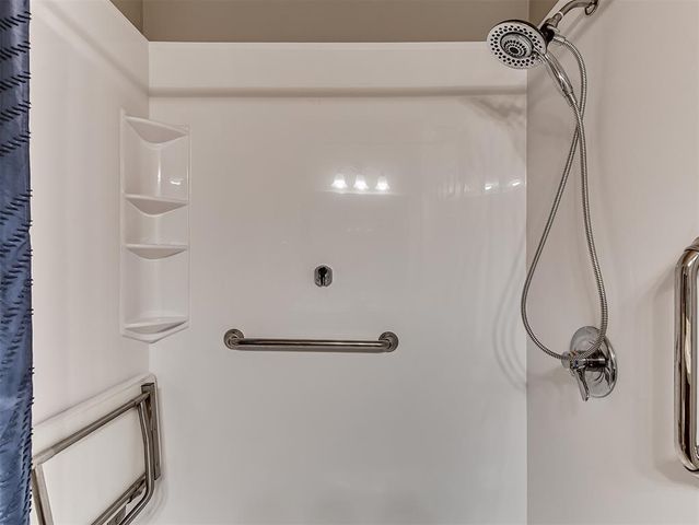 2933 Firewheel Road, Edmond, OK 73013
