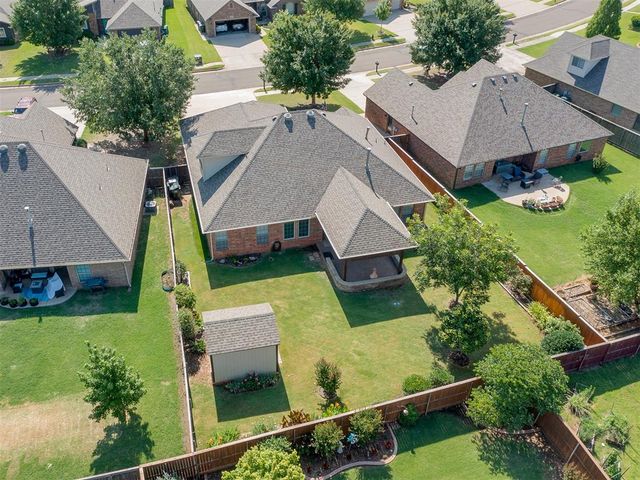 2933 Firewheel Road, Edmond, OK 73013