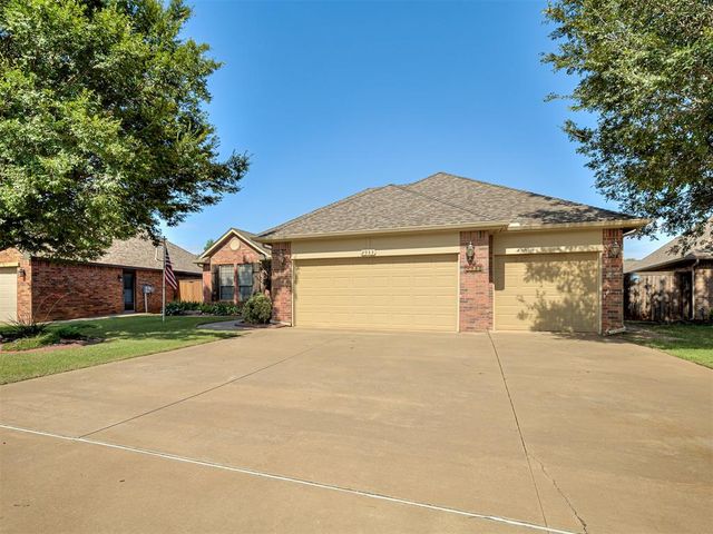 2933 Firewheel Road, Edmond, OK 73013