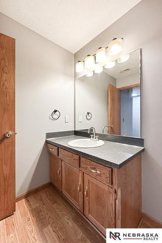 5080 S 172nd Street, Omaha, NE 68135