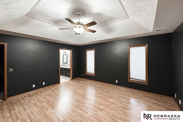 5080 S 172nd Street, Omaha, NE 68135