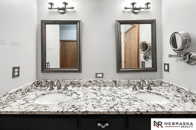 5080 S 172nd Street, Omaha, NE 68135