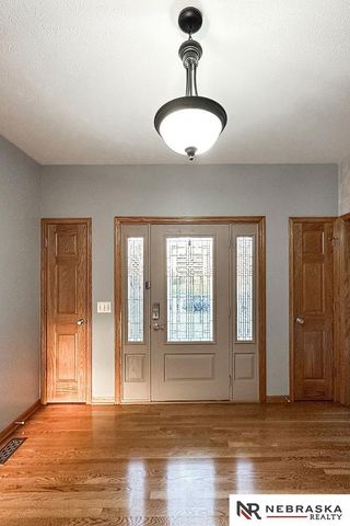 5080 S 172nd Street, Omaha, NE 68135