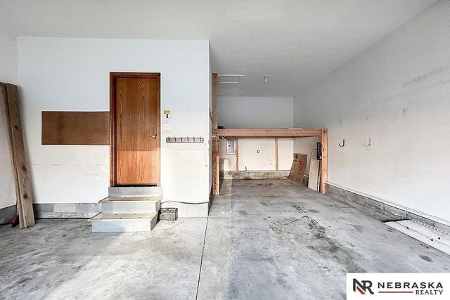 5080 S 172nd Street, Omaha, NE 68135