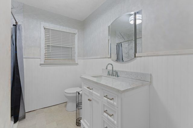 106 Buyck Street, Saint Matthews, SC 29135