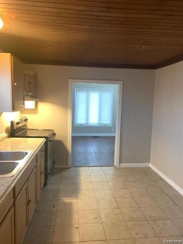 34432 Donnelly Street, Westland, MI 48185
