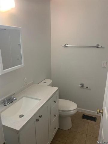 34432 Donnelly Street, Westland, MI 48185