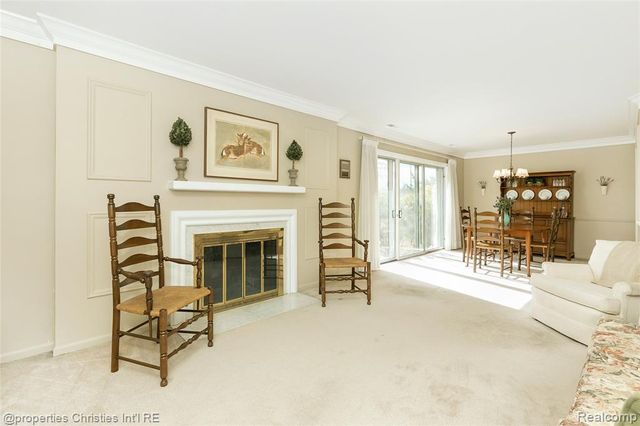 19710 W 13 Mile Road 101, Beverly Hills, MI 48025