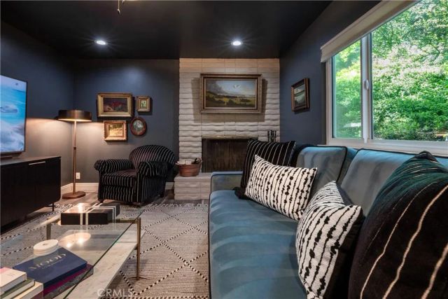 1145 Voltaire, Lake Arrowhead, CA 92352