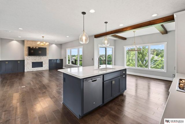 1516 S 210th Street, Omaha, NE 68022