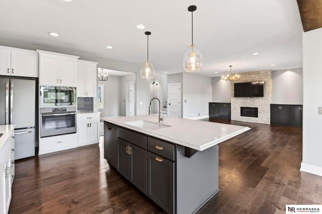 1516 S 210th Street, Omaha, NE 68022