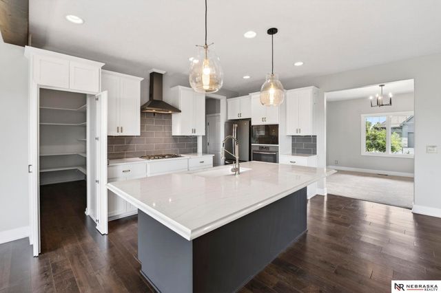 1516 S 210th Street, Omaha, NE 68022