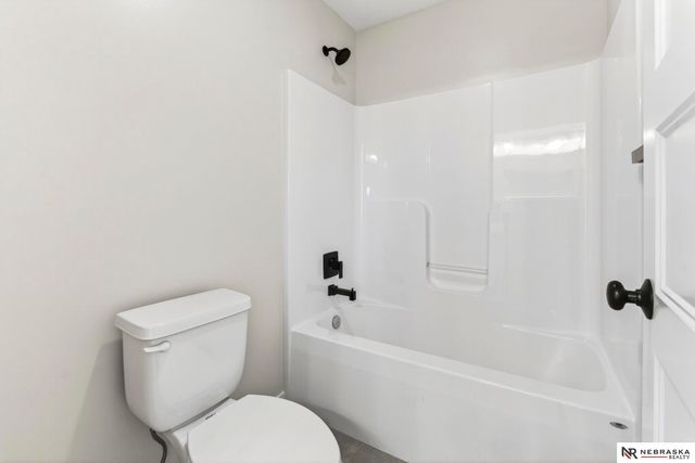 1516 S 210th Street, Omaha, NE 68022